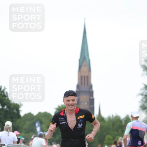 22.06.2025 - Viking Triathlon H.Heesch http://msf.ph/oto/8091534 22.06.2025 16:02:32 Laufen 102, 183, 490 meine-sportfotos.de