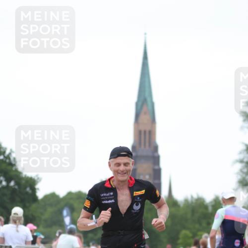 22.06.2025 - Viking Triathlon H.Heesch http://msf.ph/oto/8091546 22.06.2025 16:02:32 Laufen 102, 183, 490 meine-sportfotos.de