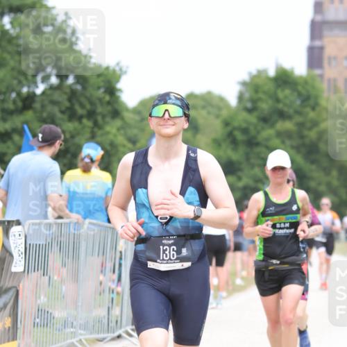 22.06.2025 - Viking Triathlon H.Heesch http://msf.ph/oto/8091550 22.06.2025 15:12:02 Laufen 136, 525, 636 meine-sportfotos.de