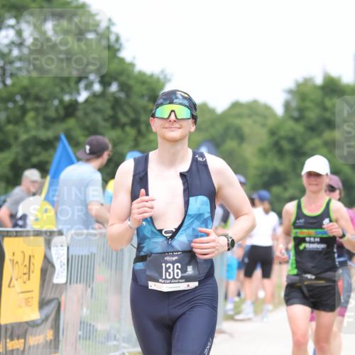 22.06.2025 - Viking Triathlon H.Heesch http://msf.ph/oto/8091561 22.06.2025 15:12:02 Laufen 136, 525, 636 meine-sportfotos.de