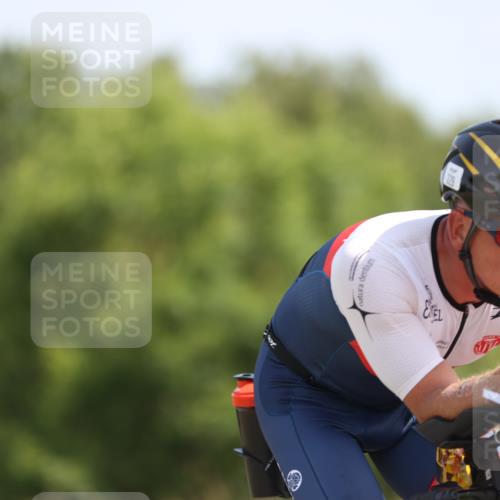 22.06.2025 - Viking Triathlon Yannick Fuchs http://msf.ph/oto/8091597 22.06.2025 11:10:55 Radfahren 329, 346, 637 meine-sportfotos.de