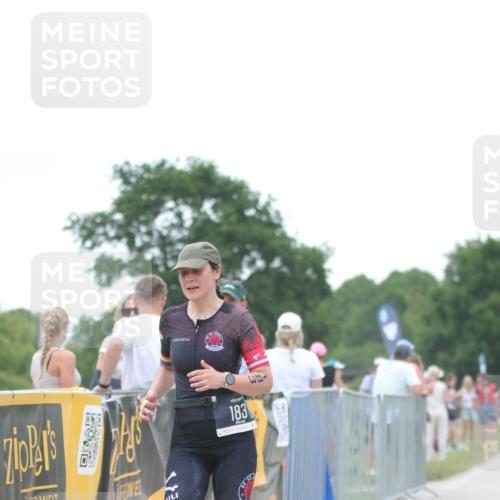 22.06.2025 - Viking Triathlon H.Heesch http://msf.ph/oto/8091627 22.06.2025 16:02:39 Laufen 183, 403 meine-sportfotos.de