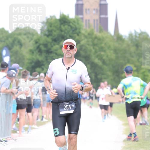 22.06.2025 - Viking Triathlon H.Heesch http://msf.ph/oto/8091723 22.06.2025 15:12:24 Laufen 254, 454 meine-sportfotos.de