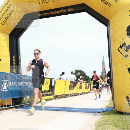 22.06.2025 - Viking Triathlon H.Heesch http://msf.ph/oto/8091727 22.06.2025 13:46:49 Laufen 100, 131, 191, 439, 451, 535 meine-sportfotos.de