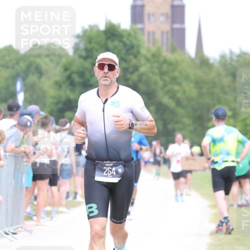22.06.2025 - Viking Triathlon H.Heesch http://msf.ph/oto/8091733 22.06.2025 15:12:25 Laufen 254, 454 meine-sportfotos.de