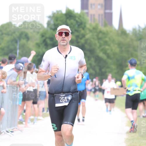 22.06.2025 - Viking Triathlon H.Heesch http://msf.ph/oto/8091741 22.06.2025 15:12:25 Laufen 254, 454 meine-sportfotos.de