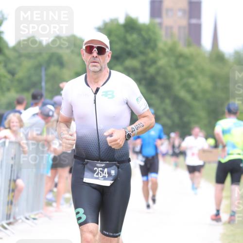 22.06.2025 - Viking Triathlon H.Heesch http://msf.ph/oto/8091767 22.06.2025 15:12:25 Laufen 254, 454 meine-sportfotos.de