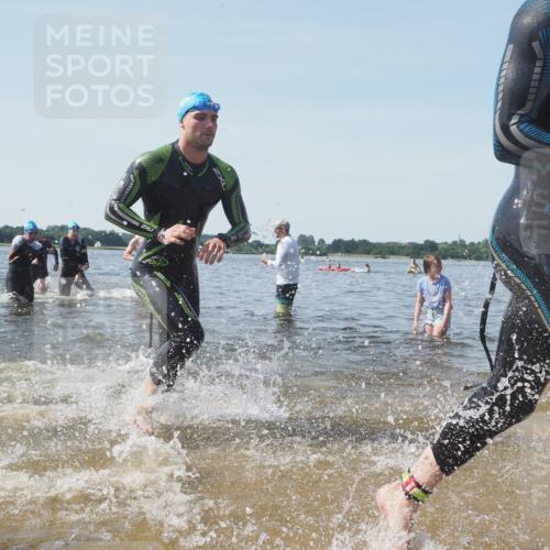 22.06.2025 - Viking Triathlon KatJ http://msf.ph/oto/8091810 22.06.2025 10:27:58 Schwimmen 14, 90, 178, 196, 198, 230, 289, 401, 534, 616 meine-sportfotos.de