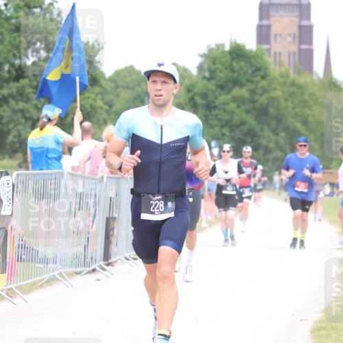 22.06.2025 - Viking Triathlon H.Heesch http://msf.ph/oto/8092007 22.06.2025 15:13:03 Laufen 228, 251, 395, 408, 415 meine-sportfotos.de