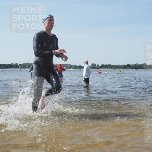 22.06.2025 - Viking Triathlon KatJ http://msf.ph/oto/8092255 22.06.2025 10:28:09 Schwimmen 14, 178, 196, 367, 401 meine-sportfotos.de