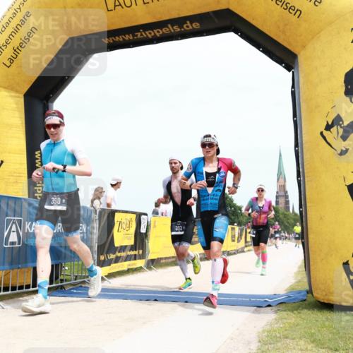 22.06.2025 - Viking Triathlon H.Heesch http://msf.ph/oto/8092381 22.06.2025 13:49:55 Laufen 9, 215, 390, 393 meine-sportfotos.de