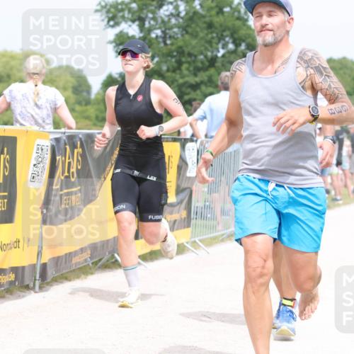 22.06.2025 - Viking Triathlon H.Heesch http://msf.ph/oto/8092413 22.06.2025 15:15:10 Laufen 374, 638 meine-sportfotos.de