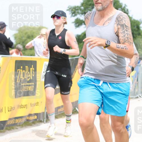22.06.2025 - Viking Triathlon H.Heesch http://msf.ph/oto/8092425 22.06.2025 15:15:10 Laufen 374, 638 meine-sportfotos.de