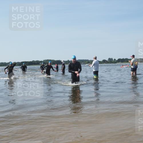 22.06.2025 - Viking Triathlon KatJ http://msf.ph/oto/8092509 22.06.2025 10:28:47 Schwimmen 15, 258, 301, 368, 414, 443, 628 meine-sportfotos.de