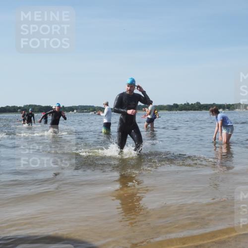 22.06.2025 - Viking Triathlon KatJ http://msf.ph/oto/8092579 22.06.2025 10:28:49 Schwimmen 15, 258, 301, 368, 414, 443, 628 meine-sportfotos.de