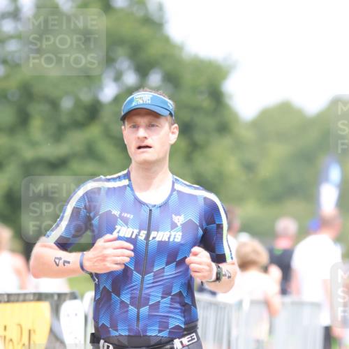 22.06.2025 - Viking Triathlon H.Heesch http://msf.ph/oto/8092635 22.06.2025 15:16:32 Laufen 41 meine-sportfotos.de
