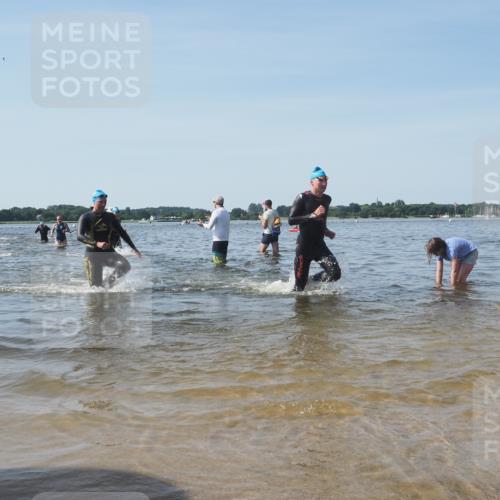 22.06.2025 - Viking Triathlon KatJ http://msf.ph/oto/8092643 22.06.2025 10:28:52 Schwimmen 15, 152, 258, 301, 368, 384, 414, 443, 604, 628 meine-sportfotos.de