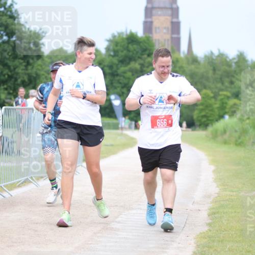 22.06.2025 - Viking Triathlon H.Heesch http://msf.ph/oto/8092646 22.06.2025 17:04:28 Laufen 466, 656 meine-sportfotos.de