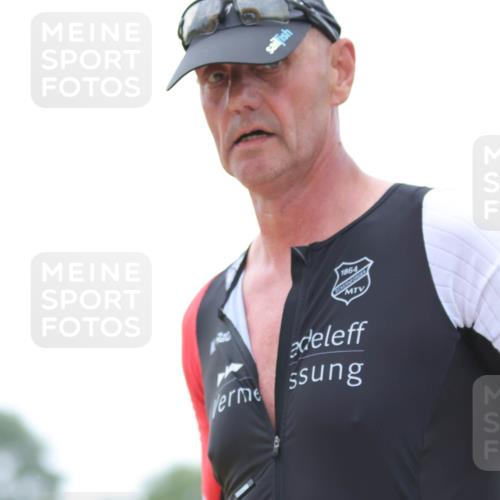 22.06.2025 - Viking Triathlon H.Heesch http://msf.ph/oto/8092710 22.06.2025 16:03:28 Laufen 63 meine-sportfotos.de