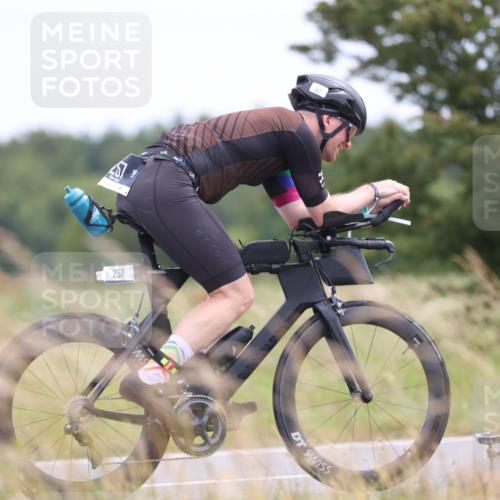 22.06.2025 - Viking Triathlon Yannick Fuchs http://msf.ph/oto/8092711 22.06.2025 13:35:43 Radfahren 257 meine-sportfotos.de