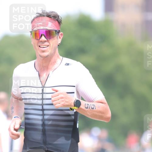 22.06.2025 - Viking Triathlon H.Heesch http://msf.ph/oto/8092739 22.06.2025 15:16:45 Laufen 55, 256, 290, 390, 484 meine-sportfotos.de