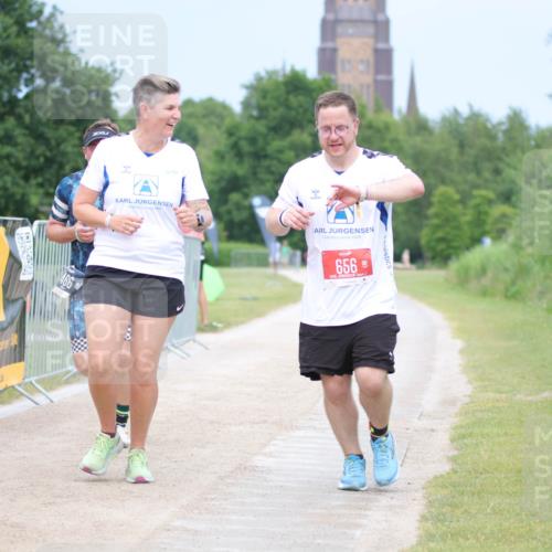 22.06.2025 - Viking Triathlon H.Heesch http://msf.ph/oto/8092750 22.06.2025 17:04:28 Laufen 466, 656 meine-sportfotos.de