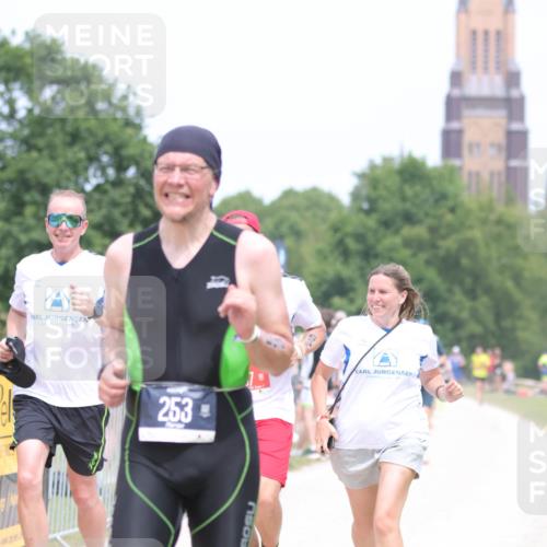 22.06.2025 - Viking Triathlon H.Heesch http://msf.ph/oto/8092763 22.06.2025 15:16:56 Laufen 253, 657 meine-sportfotos.de