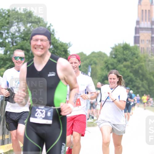22.06.2025 - Viking Triathlon H.Heesch http://msf.ph/oto/8092771 22.06.2025 15:16:56 Laufen 253, 657 meine-sportfotos.de