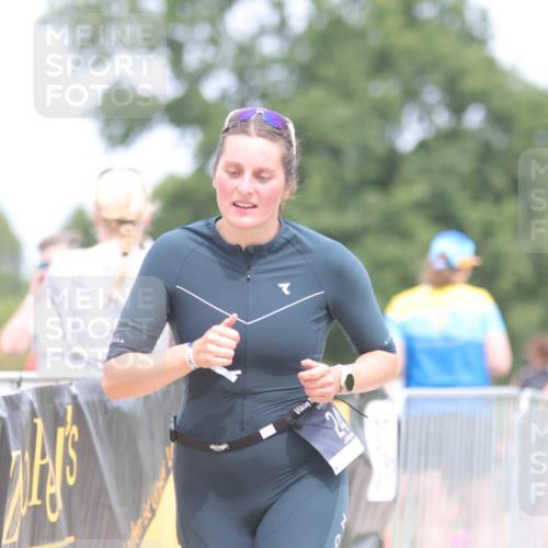 22.06.2025 - Viking Triathlon H.Heesch http://msf.ph/oto/8092790 22.06.2025 15:17:05 Laufen 24 meine-sportfotos.de