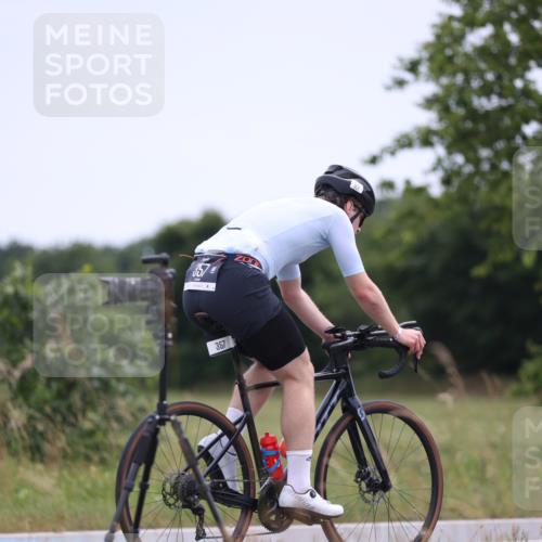 22.06.2025 - Viking Triathlon Yannick Fuchs http://msf.ph/oto/8092843 22.06.2025 13:35:58 Radfahren 357, 477 meine-sportfotos.de