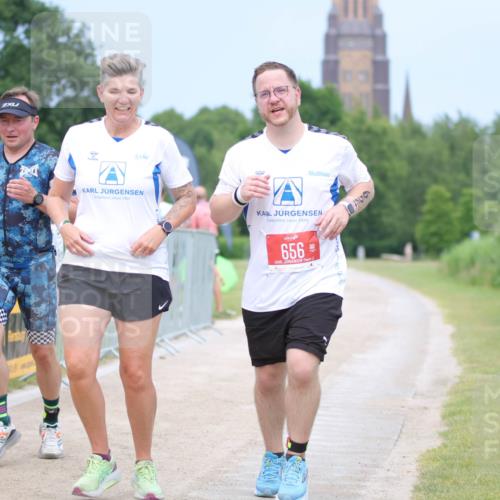 22.06.2025 - Viking Triathlon H.Heesch http://msf.ph/oto/8092851 22.06.2025 17:04:29 Laufen 466, 656 meine-sportfotos.de