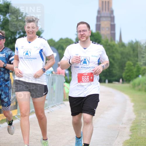 22.06.2025 - Viking Triathlon H.Heesch http://msf.ph/oto/8092869 22.06.2025 17:04:29 Laufen 466, 656 meine-sportfotos.de