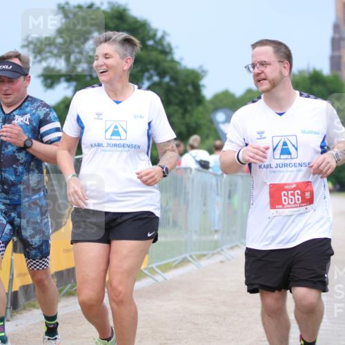 22.06.2025 - Viking Triathlon H.Heesch http://msf.ph/oto/8092952 22.06.2025 17:04:30 Laufen 466, 656 meine-sportfotos.de