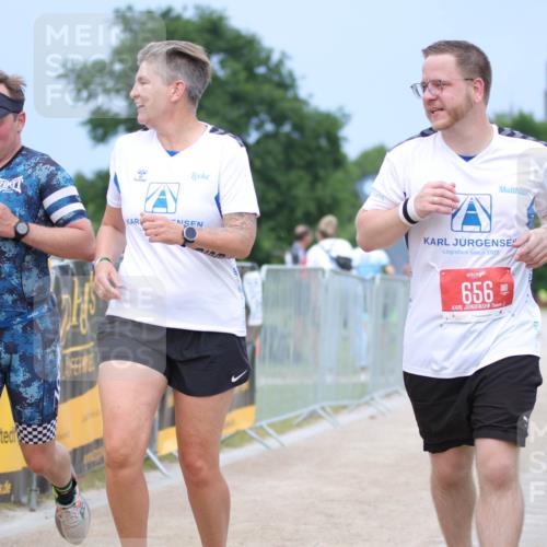 22.06.2025 - Viking Triathlon H.Heesch http://msf.ph/oto/8092975 22.06.2025 17:04:30 Laufen 466, 656 meine-sportfotos.de