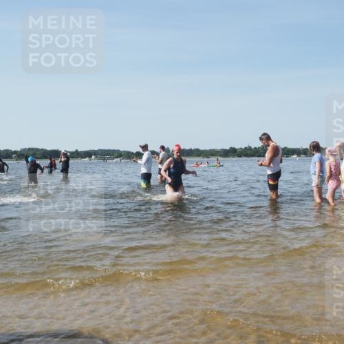 22.06.2025 - Viking Triathlon KatJ http://msf.ph/oto/8093002 22.06.2025 10:29:02 Schwimmen 7, 12, 15, 152, 200, 310, 384, 414, 443, 604, 628 meine-sportfotos.de