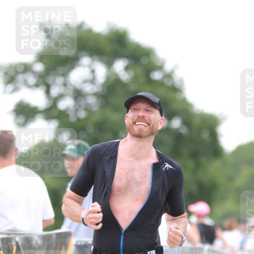 22.06.2025 - Viking Triathlon H.Heesch http://msf.ph/oto/8093071 22.06.2025 16:04:46 Laufen 342 meine-sportfotos.de