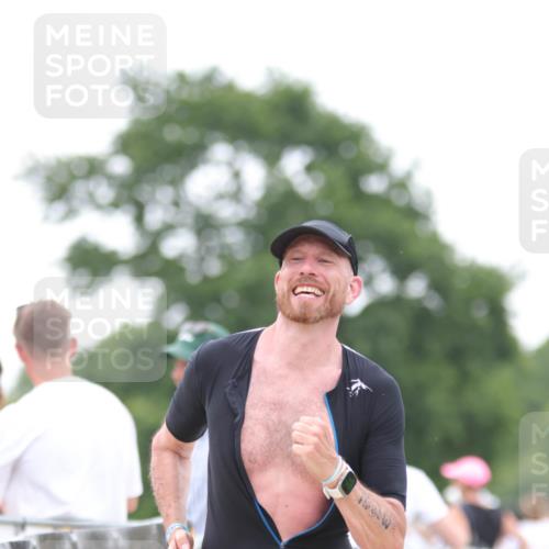 22.06.2025 - Viking Triathlon H.Heesch http://msf.ph/oto/8093082 22.06.2025 16:04:46 Laufen 342 meine-sportfotos.de