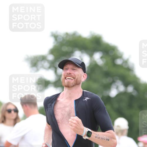 22.06.2025 - Viking Triathlon H.Heesch http://msf.ph/oto/8093107 22.06.2025 16:04:46 Laufen 342 meine-sportfotos.de