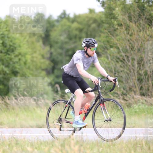 22.06.2025 - Viking Triathlon Yannick Fuchs http://msf.ph/oto/8093114 22.06.2025 13:38:41 Radfahren 31, 206 meine-sportfotos.de