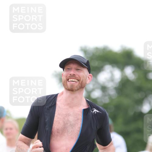 22.06.2025 - Viking Triathlon H.Heesch http://msf.ph/oto/8093141 22.06.2025 16:04:46 Laufen 342 meine-sportfotos.de
