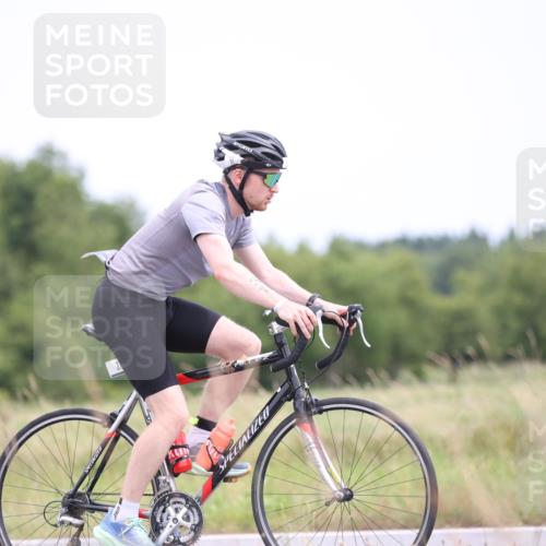 22.06.2025 - Viking Triathlon Yannick Fuchs http://msf.ph/oto/8093145 22.06.2025 13:38:42 Radfahren 31, 140, 206 meine-sportfotos.de