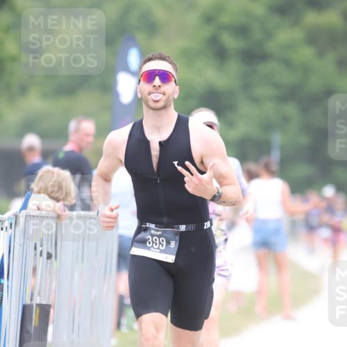 22.06.2025 - Viking Triathlon H.Heesch http://msf.ph/oto/8093146 22.06.2025 15:18:18 Laufen 175, 327, 399 meine-sportfotos.de