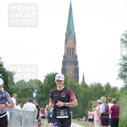 22.06.2025 - Viking Triathlon H.Heesch http://msf.ph/oto/8093169 22.06.2025 16:05:16 Laufen 136, 251, 454 meine-sportfotos.de
