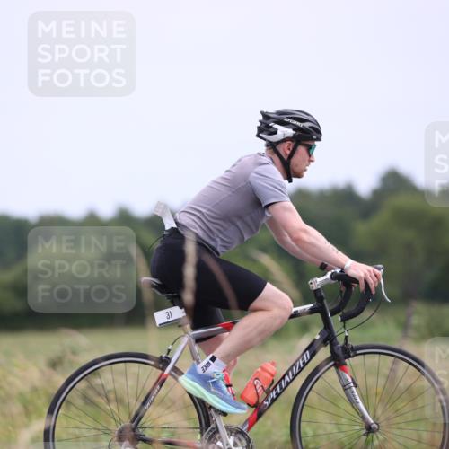 22.06.2025 - Viking Triathlon Yannick Fuchs http://msf.ph/oto/8093178 22.06.2025 13:38:43 Radfahren 31, 140, 206 meine-sportfotos.de