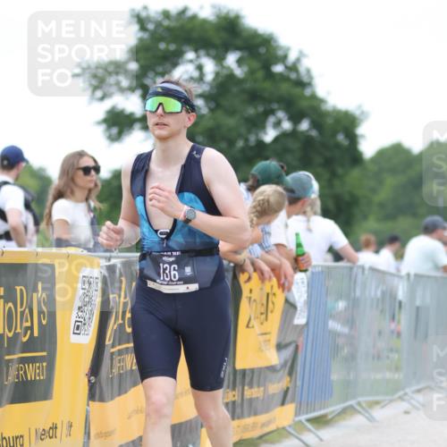 22.06.2025 - Viking Triathlon H.Heesch http://msf.ph/oto/8093266 22.06.2025 16:05:23 Laufen 136 meine-sportfotos.de