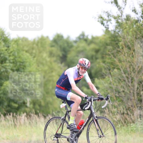 22.06.2025 - Viking Triathlon Yannick Fuchs http://msf.ph/oto/8093282 22.06.2025 13:38:54 Radfahren 140, 625 meine-sportfotos.de