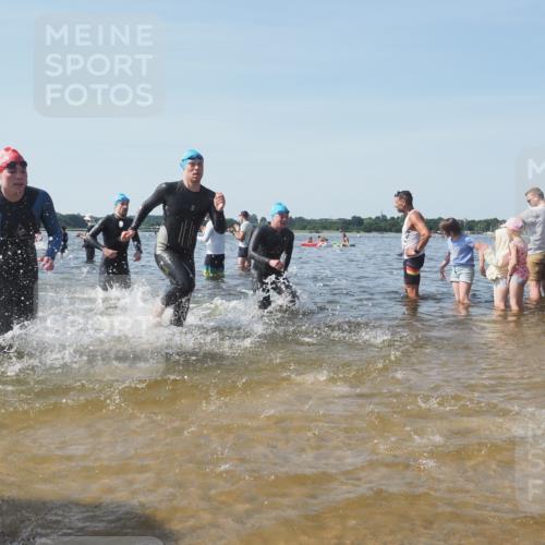 22.06.2025 - Viking Triathlon KatJ http://msf.ph/oto/8093293 22.06.2025 10:29:09 Schwimmen 7, 11, 12, 152, 200, 310, 384, 458, 604, 652 meine-sportfotos.de