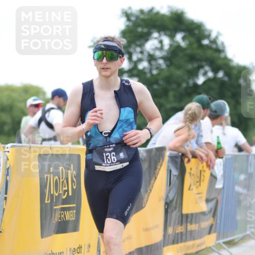 22.06.2025 - Viking Triathlon H.Heesch http://msf.ph/oto/8093311 22.06.2025 16:05:23 Laufen 136 meine-sportfotos.de