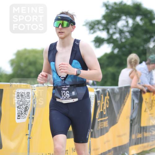 22.06.2025 - Viking Triathlon H.Heesch http://msf.ph/oto/8093338 22.06.2025 16:05:23 Laufen 136 meine-sportfotos.de