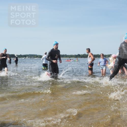 22.06.2025 - Viking Triathlon KatJ http://msf.ph/oto/8093404 22.06.2025 10:29:11 Schwimmen 7, 11, 12, 30, 33, 152, 200, 310, 384, 458, 604, 652 meine-sportfotos.de